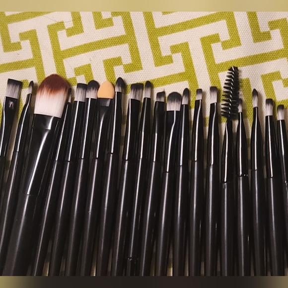 NWT Profesional 20 Piece Makeup Brush - Picture 6 of 7